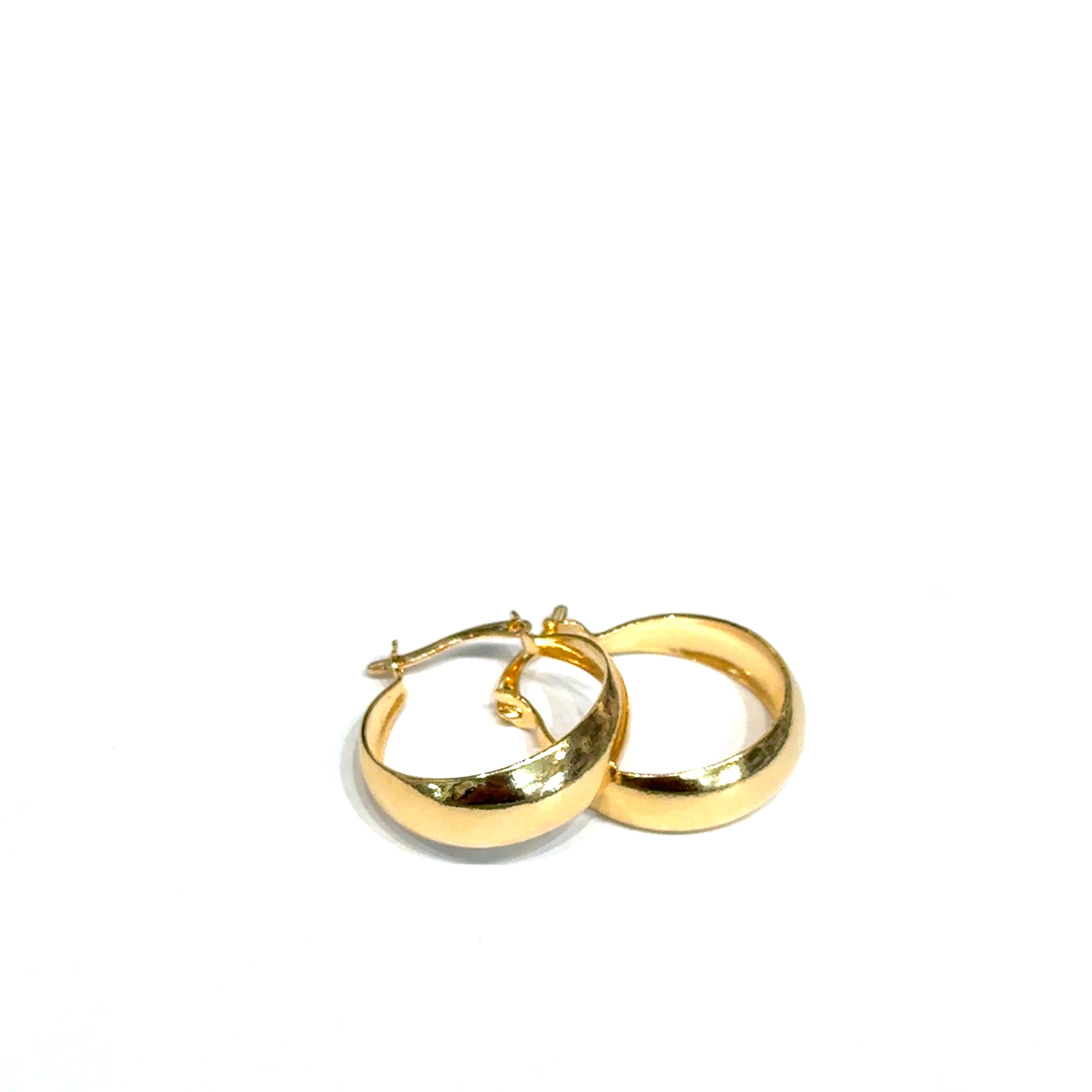 A 18K gold-filled classic round snapback hoop earrings 22mm hypoallergenic for sensitive ears, on a white background, front overview.