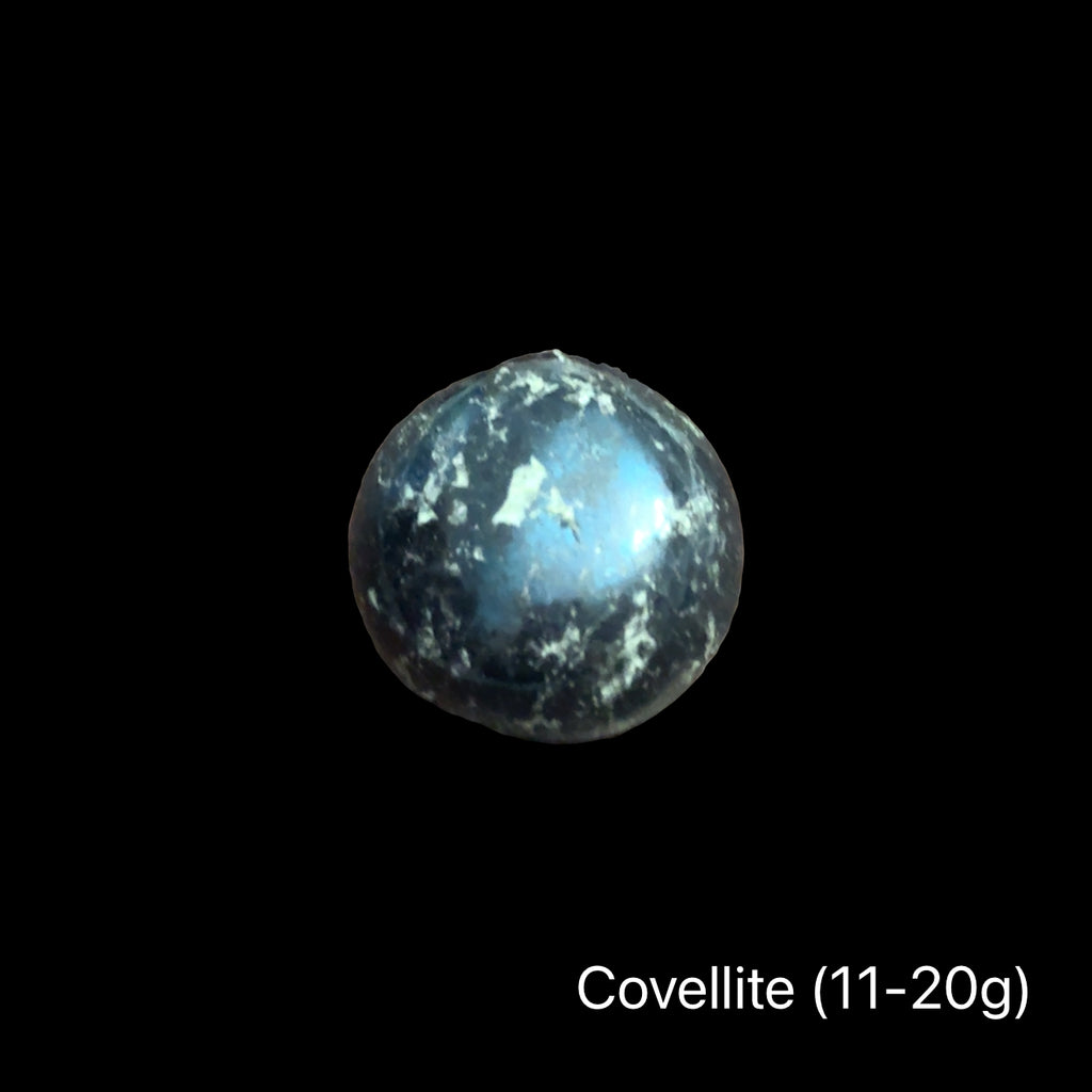 A covellite stone on a black background, with a weight range of 11-20g, is displayed in a front view.