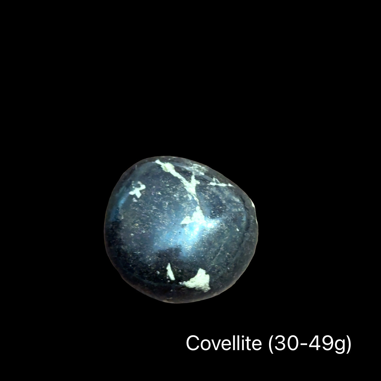 A covellite stone on a black background, with a weight range of 30-49g, is displayed in a front view.