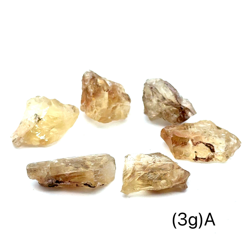 Sunstone Raw Gemstone from Oregon (3g) A on white front overview