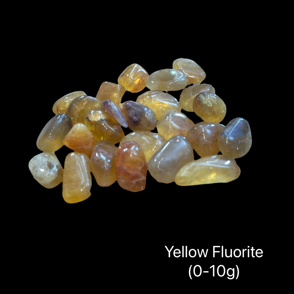 Yellow Fluorite stones on a Black background with the weight range indicated (0-10g), front view. 