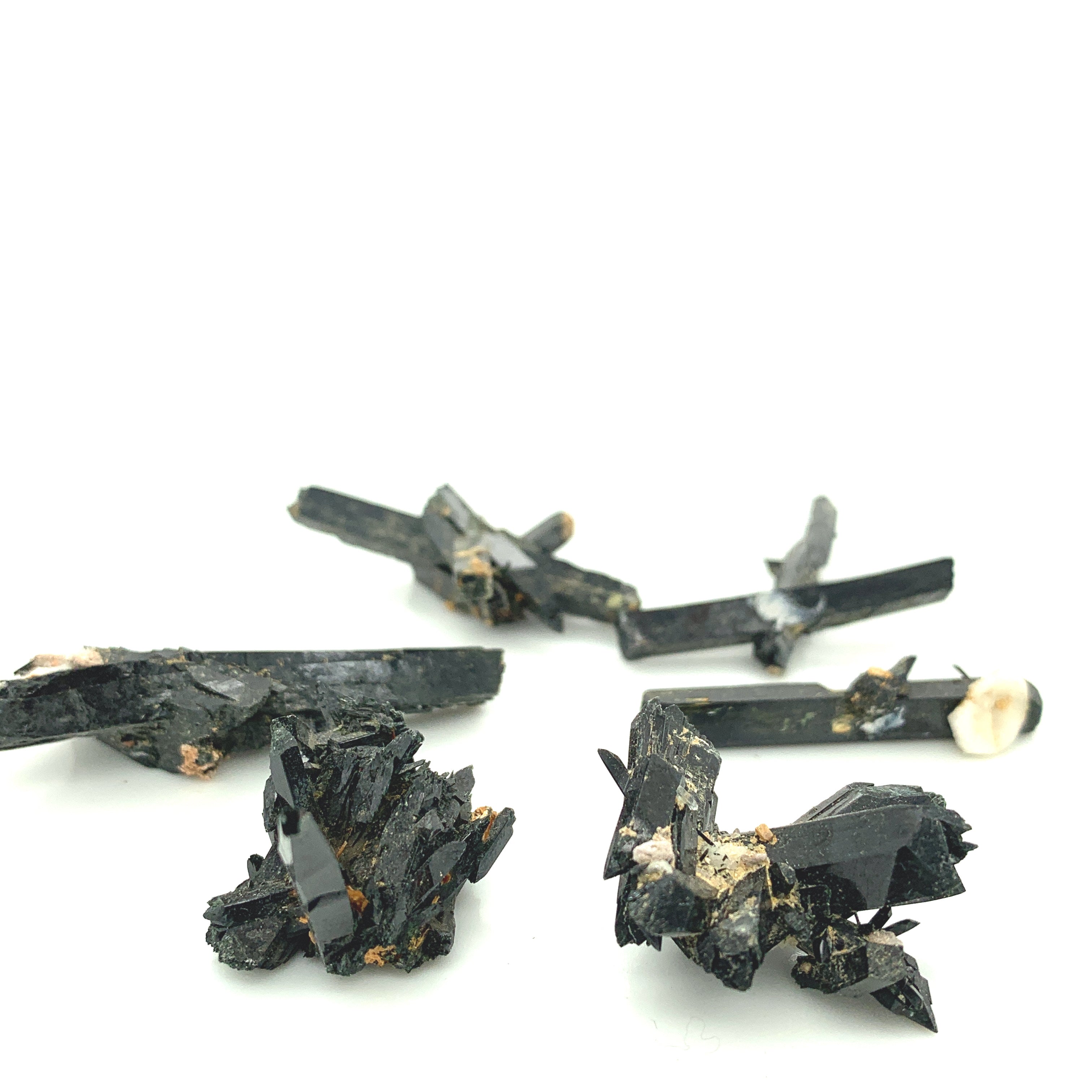 Aegirine Raw Gemstones, gemstone
