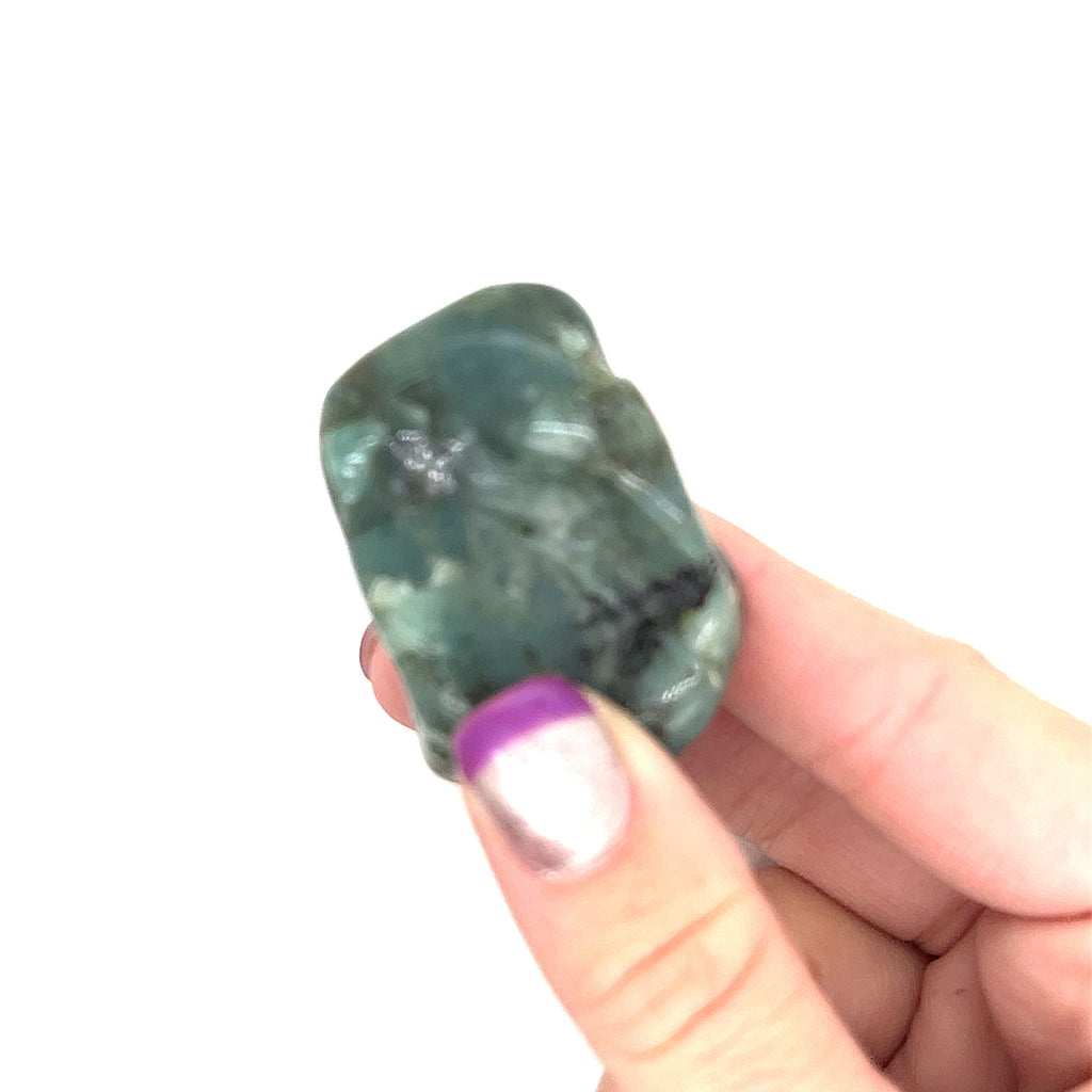 Emerald tumbled gemstones