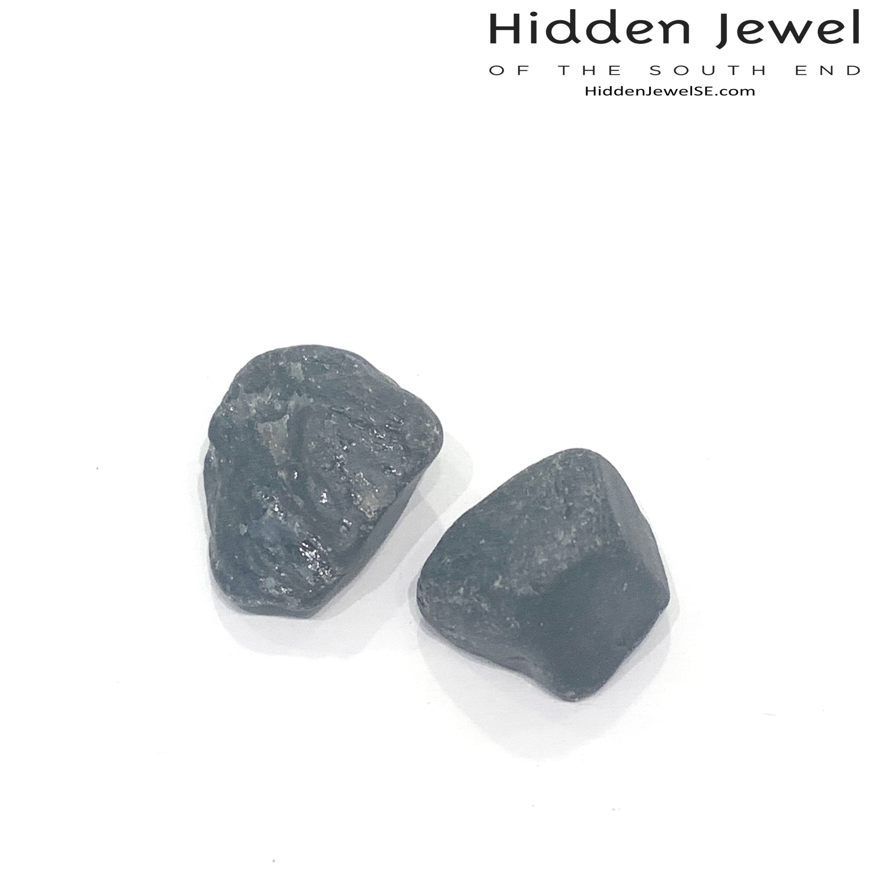 Sapphire , blue Raw gemstones