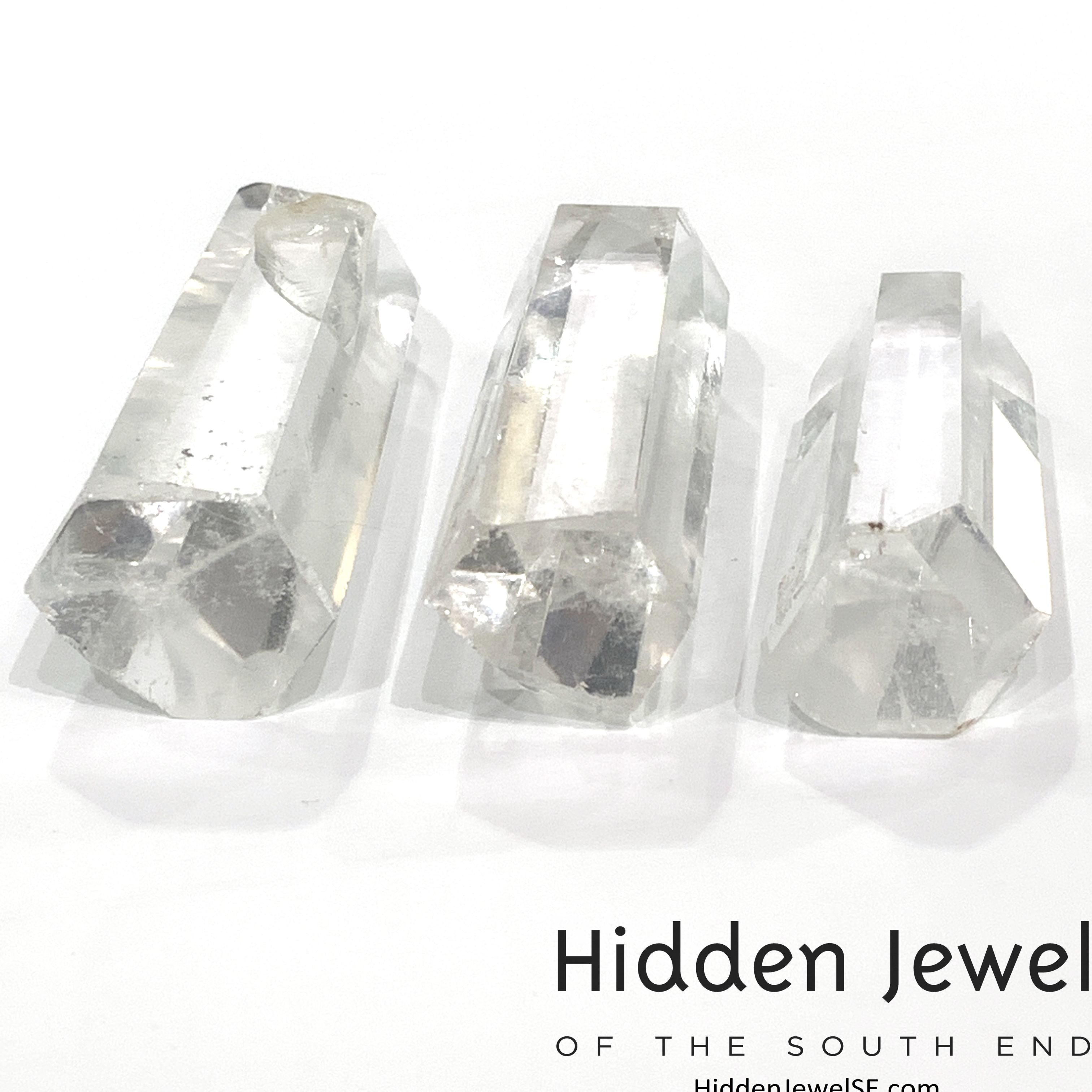 Clear quartz Gemstone Tower